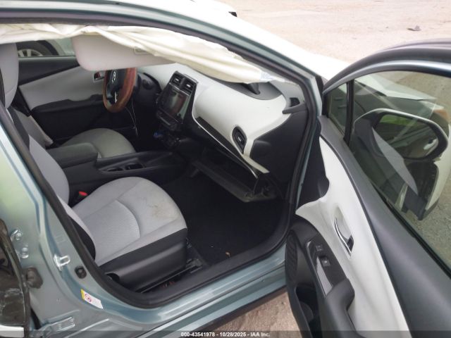 Toyota Prius Two Image 6