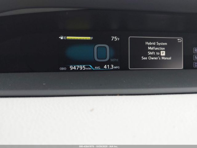 Toyota Prius Two Image 16