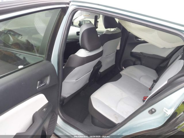 Toyota Prius Two Image 14