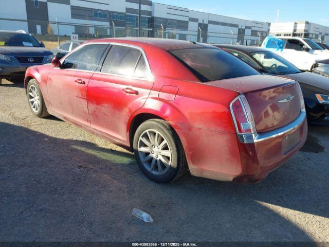 Chrysler 300 Image 2