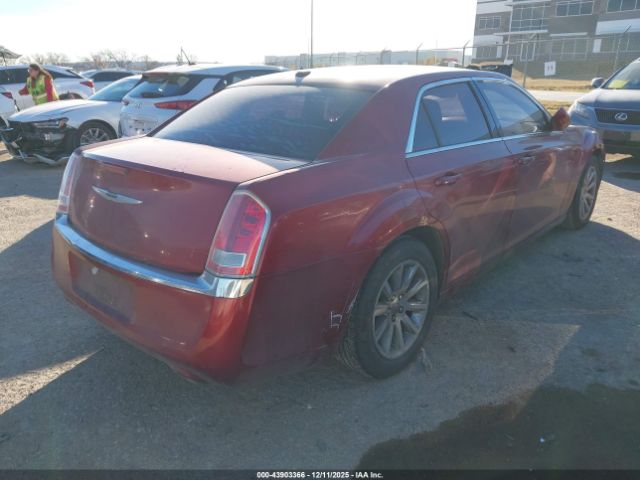 Chrysler 300 Image 3