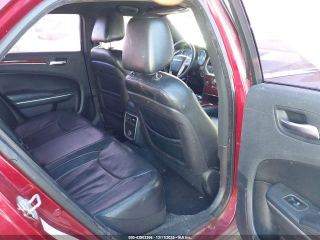 Chrysler 300 Image 10