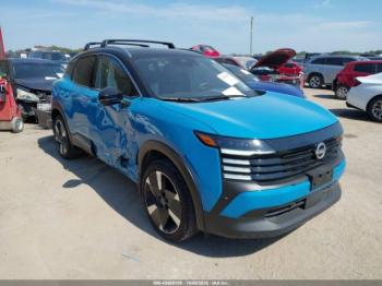  Salvage Nissan Kicks