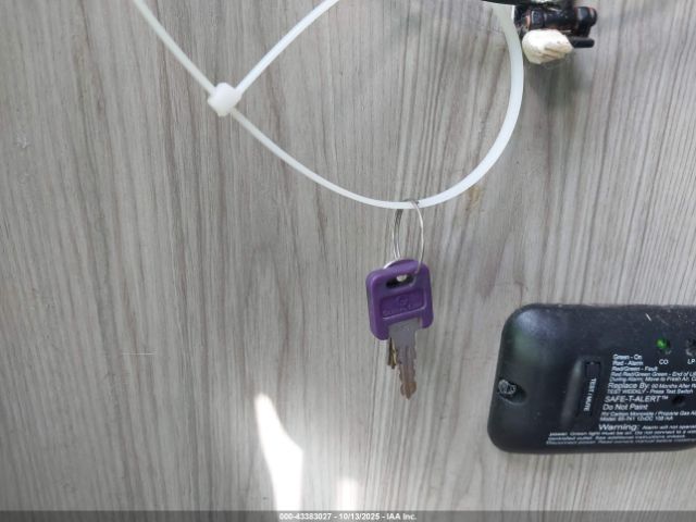 Forest River Wildwood Image 9