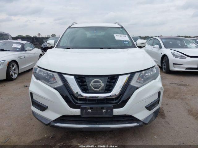Nissan Rogue S Image 2