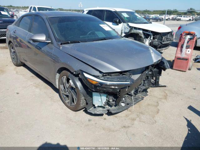 Hyundai ELANTRA Limited Image 2