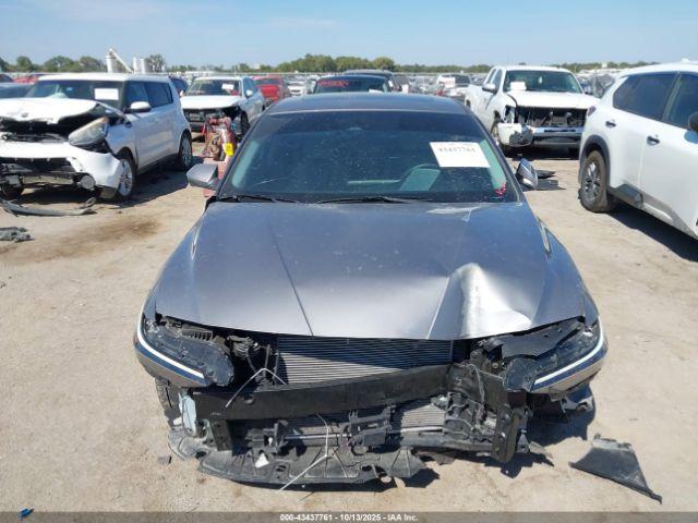 Hyundai ELANTRA Limited Image 14