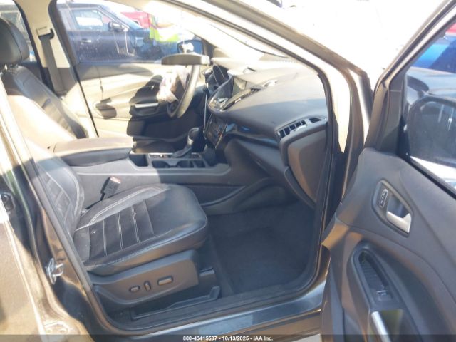 Ford Escape Titanium Image 4