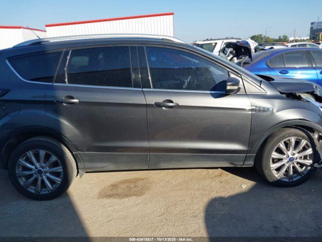 Ford Escape Titanium Image 7