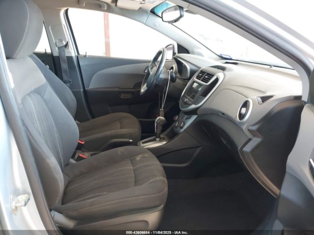 Chevrolet Sonic Lt Auto Image 2