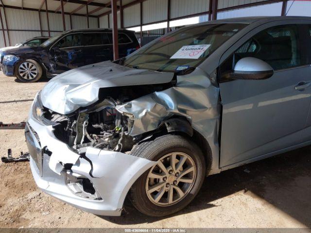 Chevrolet Sonic Lt Auto Image 14