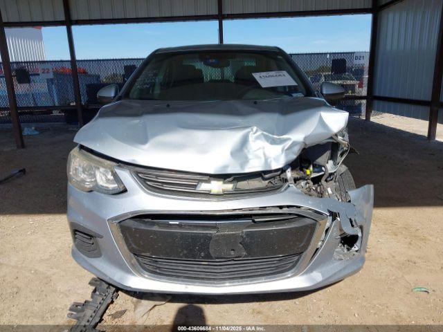 Chevrolet Sonic Lt Auto Image 16