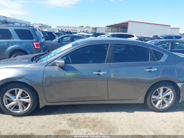 Nissan Altima 2.5 Sv Image 4