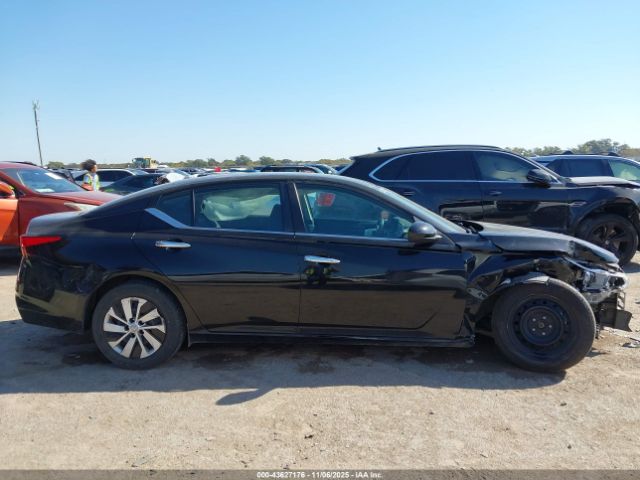 Nissan Altima S Fwd Image 3