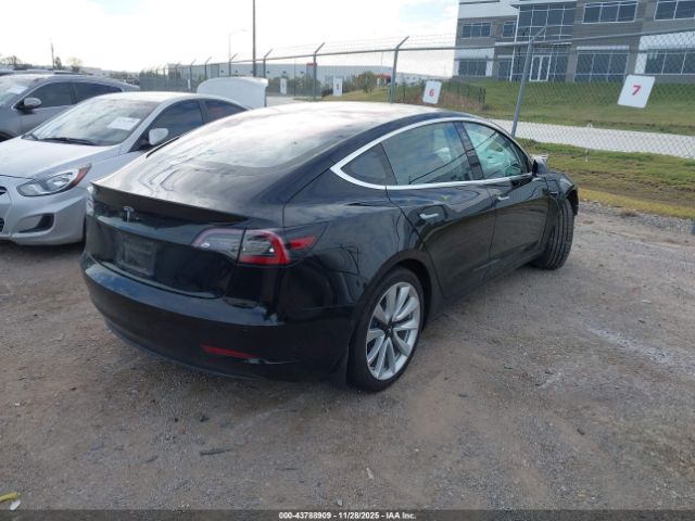Tesla Model 3 Image 5