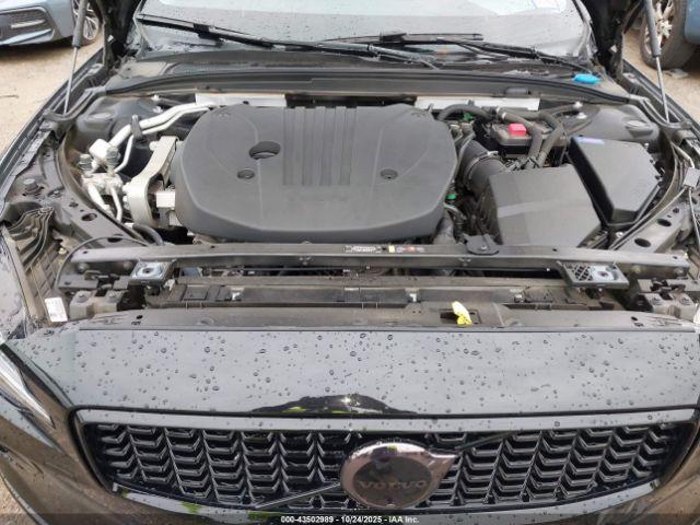 Volvo S60 B5 Plus Dark Theme Image 14