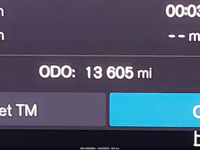 Volvo S60 B5 Plus Dark Theme Image 6