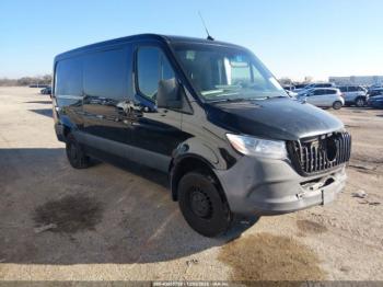  Salvage Mercedes-Benz Sprinter 2500