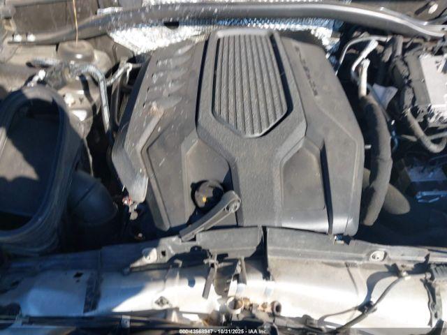 Porsche Macan T Image 9