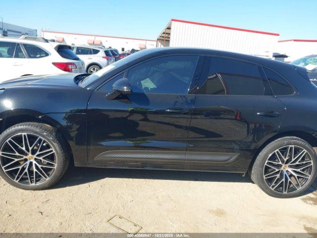 Porsche Macan T Image 2