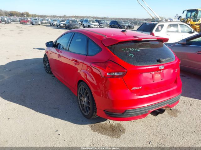 Ford Focus St Image 13