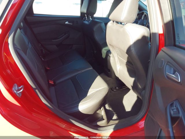 Ford Focus St Image 11