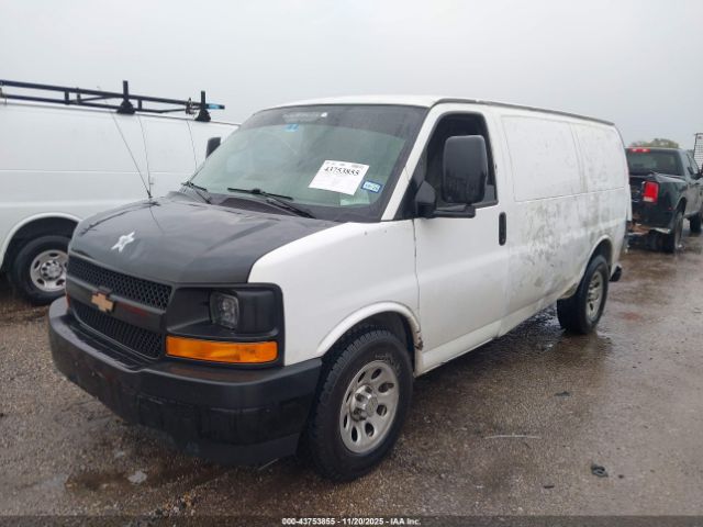 Chevrolet Express Work Van Image 9