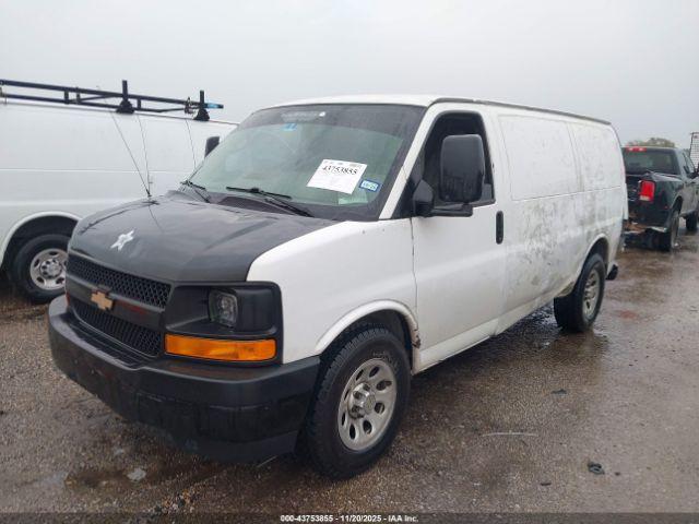 Chevrolet Express Work Van Image 9