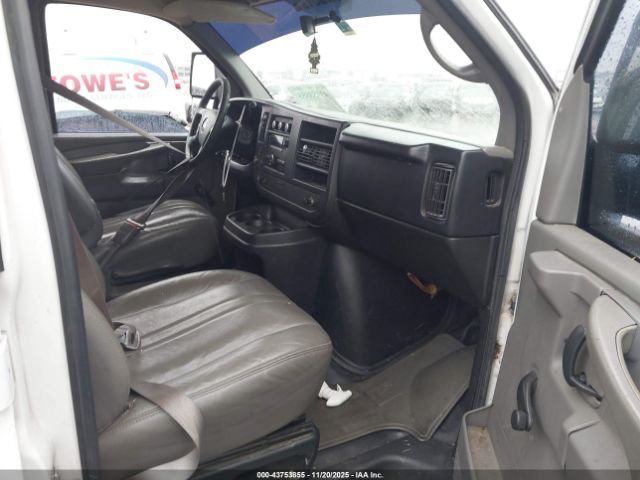 Chevrolet Express Work Van Image 14