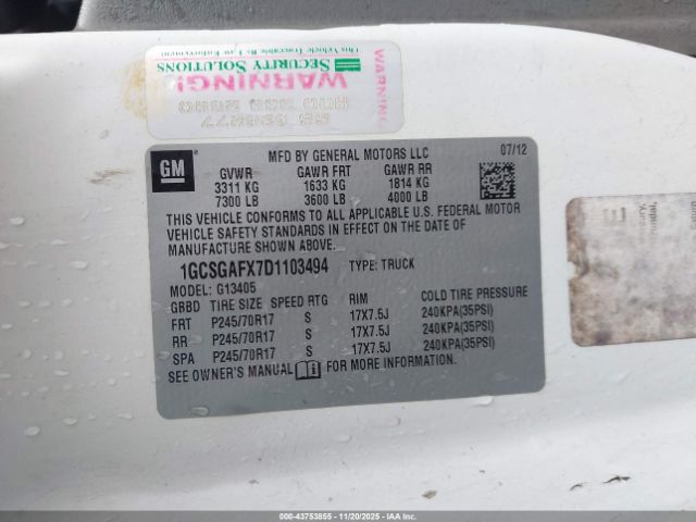 Chevrolet Express Work Van Image 4