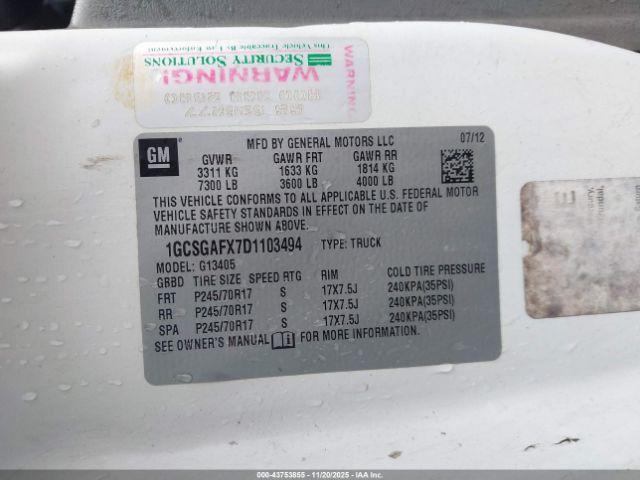 Chevrolet Express Work Van Image 4