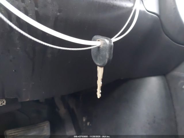 Chevrolet Express Work Van Image 5