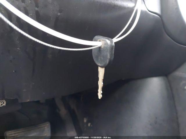 Chevrolet Express Work Van Image 5