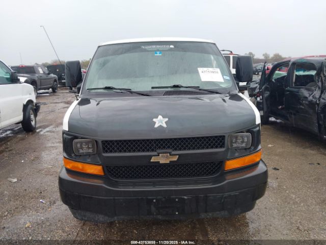 Chevrolet Express Work Van Image 16