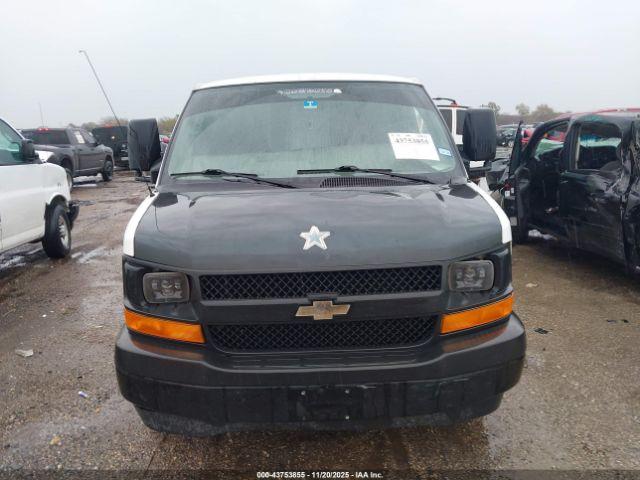 Chevrolet Express Work Van Image 16