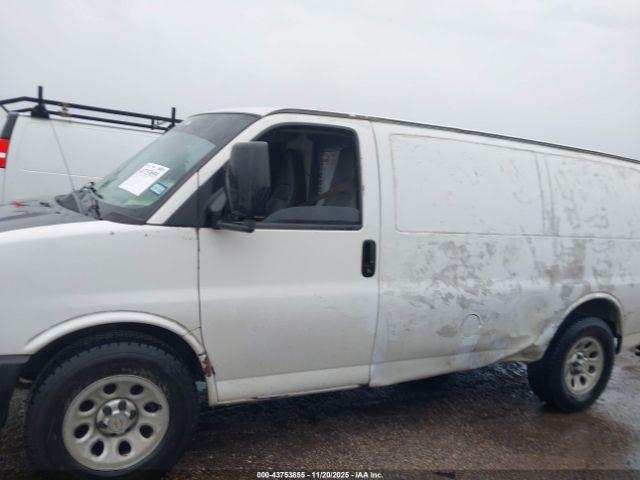 Chevrolet Express Work Van Image 2