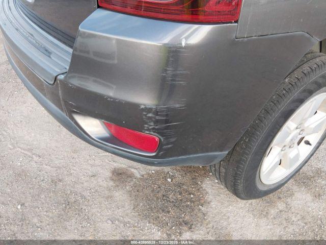 Jeep Compass Latitude Fwd Image 8