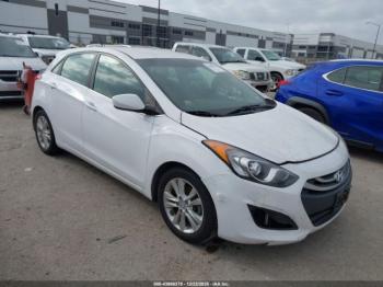  Salvage Hyundai ELANTRA