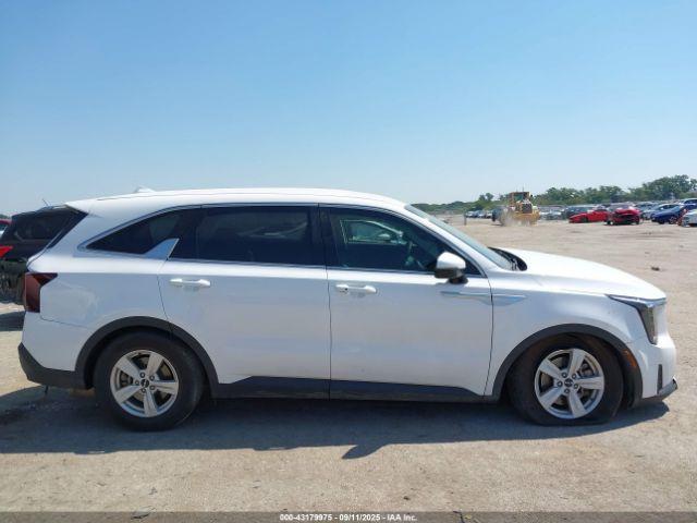 Kia Sorento Lx Image 16