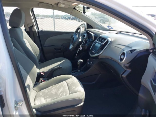 Chevrolet Sonic Lt Auto Image 7