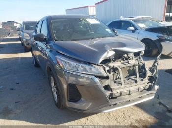  Salvage Nissan Kicks