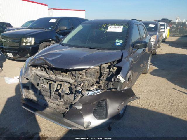 Nissan Kicks S Xtronic Cvt Image 2