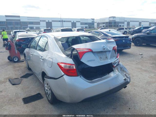 Toyota Corolla Le Image 4