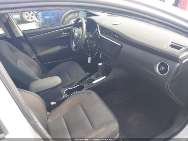 Toyota Corolla Le Image 11