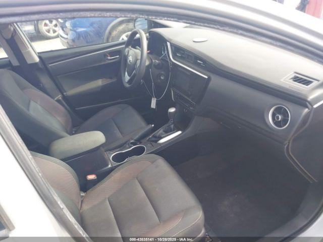 Toyota Corolla Le Image 11