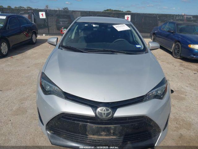 Toyota Corolla Le Image 12