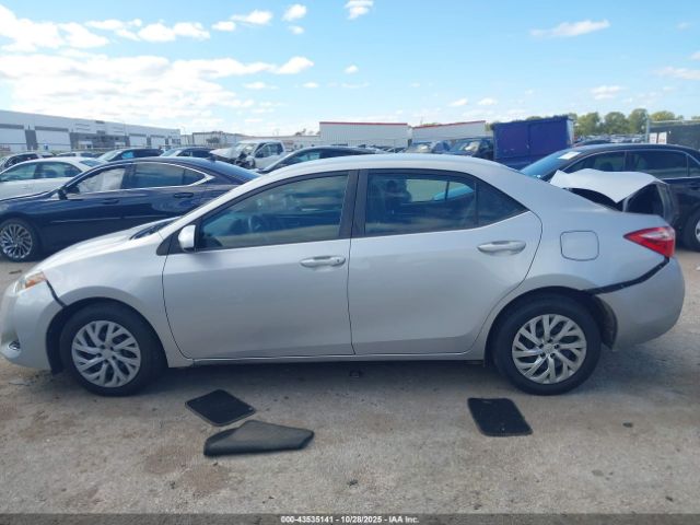 Toyota Corolla Le Image 10