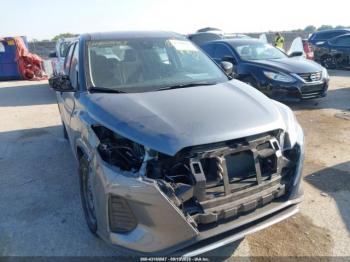  Salvage Nissan Kicks Play