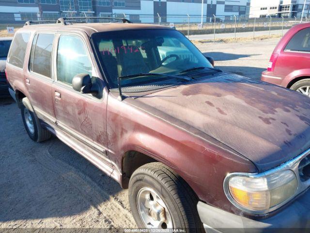 Ford Explorer Image 9