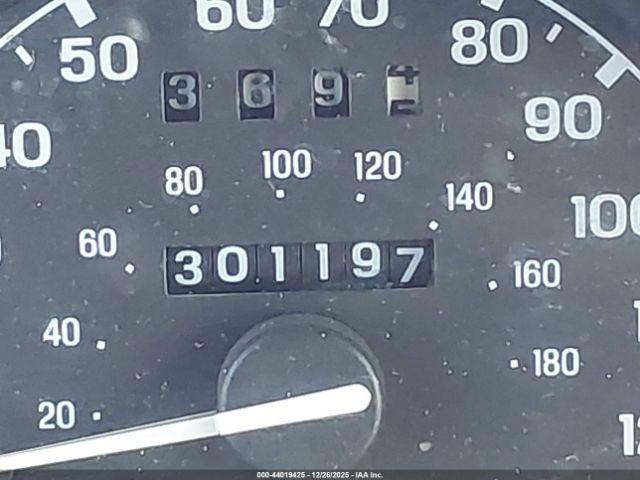 Ford Explorer Image 3